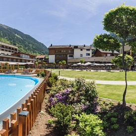 Golfhotel: Innenhof - Alpenhotel Montafon