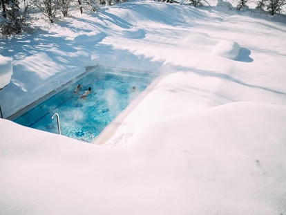 Golfurlaub - Bad und WC getrennt - Beheizter Außenpool auch im Winter - Gut Weissenhof ****S