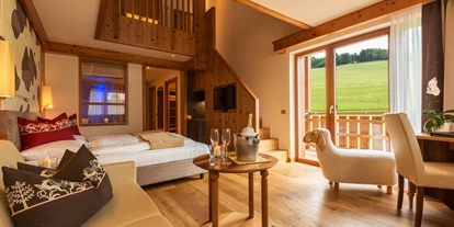 Golfurlaub - Fahrstuhl - Suite King "Laurin" mit Balkon -  Hotel Emmy-five elements