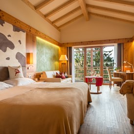 Golfhotel: Naturzimmer "Eiche" mit Balkon und Bergblick -  Hotel Emmy-five elements