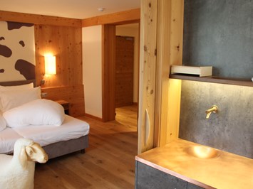  Hotel Emmy-five elements Zimmerkategorien Suite "Stria" mit Balkon und Bergblick