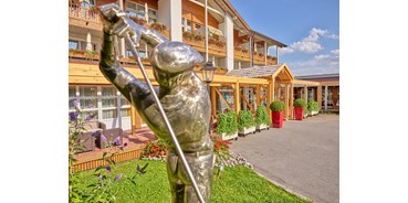 Golfurlaub - Bäderdreieck - Hoteleingang - Hartls Parkhotel Bad Griesbach