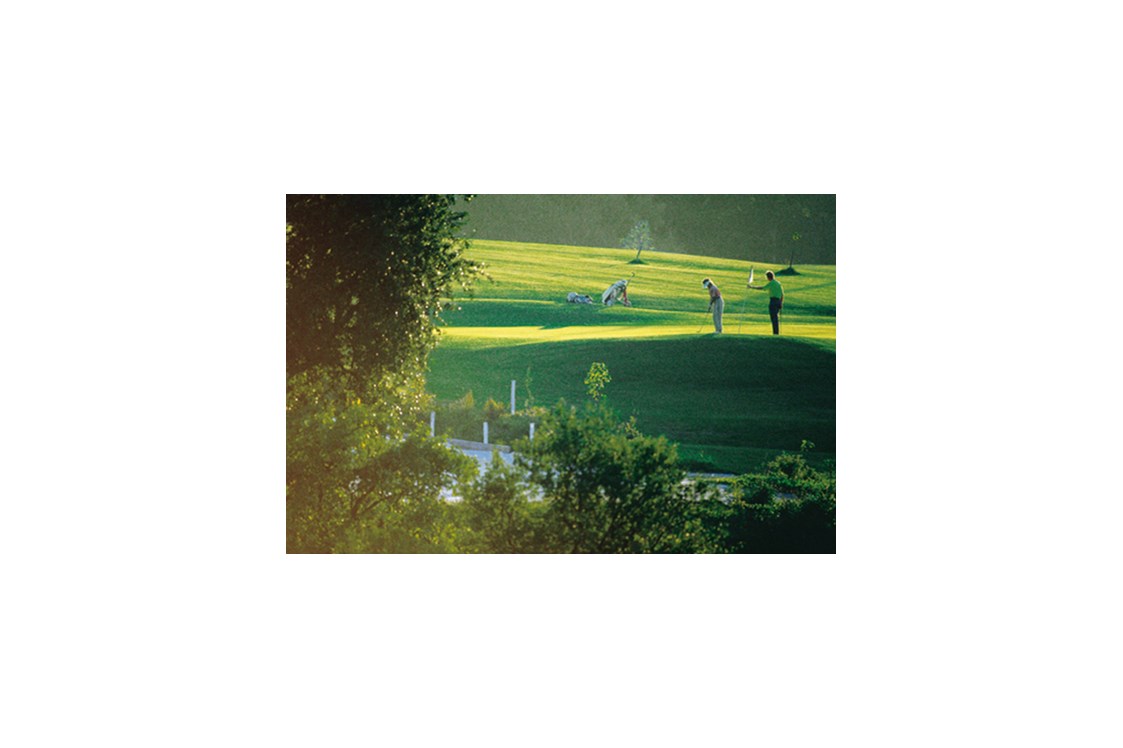 Golfhotel: Brunnwies Golf Course
ca.10 Minuten entfernt, leicht hügelig - Gutshof Penning