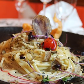 Golfhotel: Spaghetti an leichter Parmesansauce
mit frischem Trüffel - Gutshof Penning