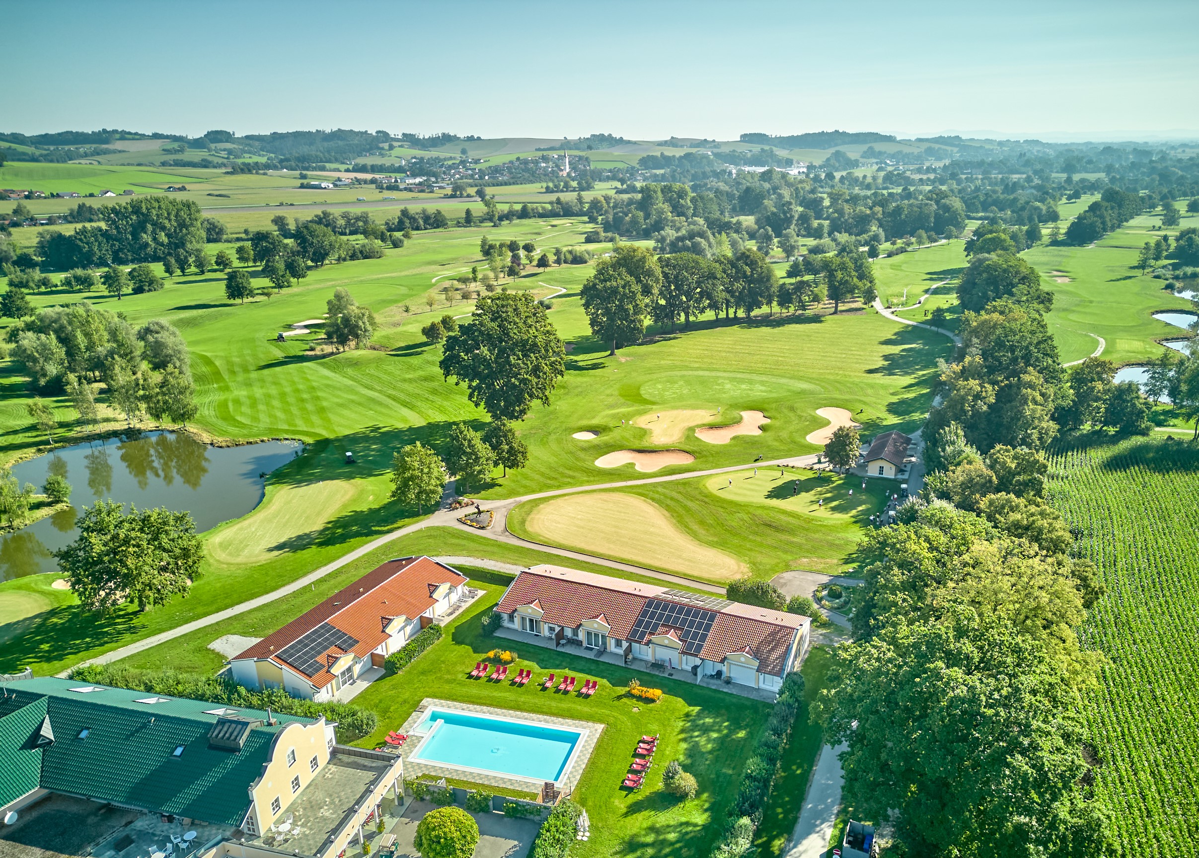 Golfhotel: Gutshof von oben - Gutshof Penning