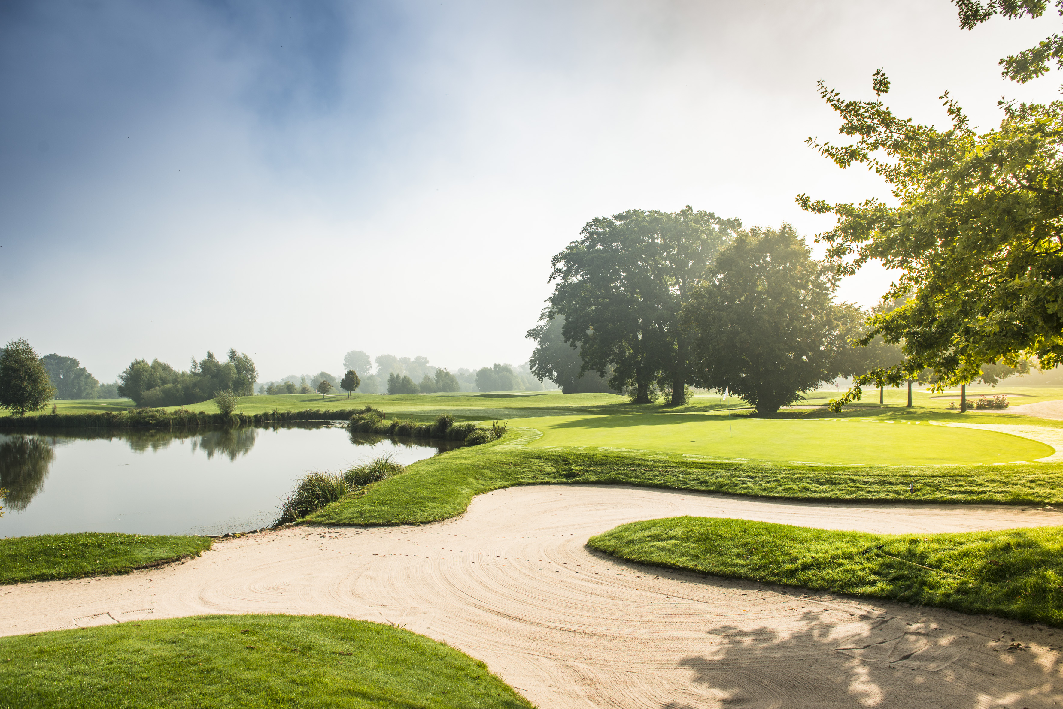 Gutshof Uttlau, Golf Resort Bad Griesbach Golfeinrichtungen im Detail Europas Golf Resort Nr. 1 mit 5x 18-Loch, 3x9-Loch, 2x6-Loch 