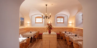 Golfurlaub - Sauna - Enoteca & Osteria Murütisch im historischen Gewölbe - Parkhotel Margna
