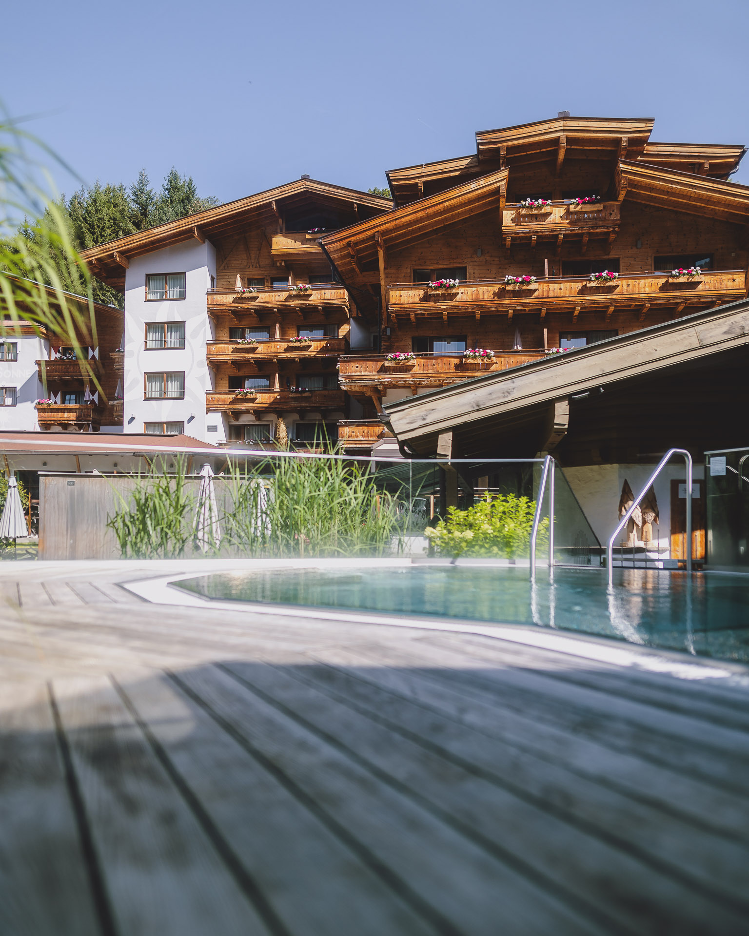 Golfhotel: Außenansicht mit Whirlpool - ALL INCLUSIVE Hotel DIE SONNE****s