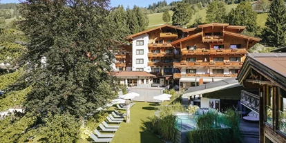Golfurlaub - Sauna - Außenansicht mit Whirlpool - ALL INCLUSIVE Hotel DIE SONNE****s