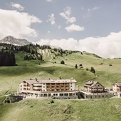 Golfhotel - Außenansicht  - Hotel Goldener Berg