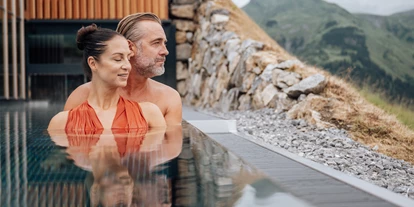 Golfurlaub - PLZ 6707 (Österreich) - Infinity-Pool mit Whirlpoolfunktion - Hotel Goldener Berg