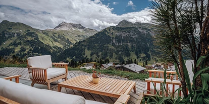 Golfurlaub - PLZ 6707 (Österreich) - Terrasse mit Ausblick - Hotel Goldener Berg