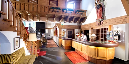 Golfurlaub - Bad und WC getrennt - Empfangsbereich & Rezeption - Inntalerhof - DAS Panoramahotel