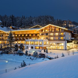 Golfhotel: Panoramahotel Inntalerhof - Außenansicht im Winter - Inntalerhof - DAS Panoramahotel