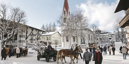 Golfurlaub - Bad und WC getrennt - Fußgängerzone Seefeld in Tirol - alpinen Lifestyle im Sommer wie im Winter genießen - Inntalerhof - DAS Panoramahotel