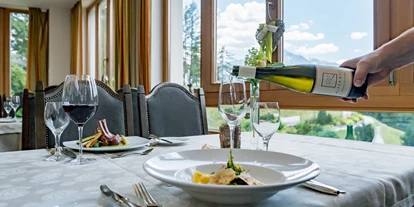 Golfurlaub - Bad und WC getrennt - Genuss mit Aussichten im Rahmen unserer Wohlfühlpension - Inntalerhof - DAS Panoramahotel