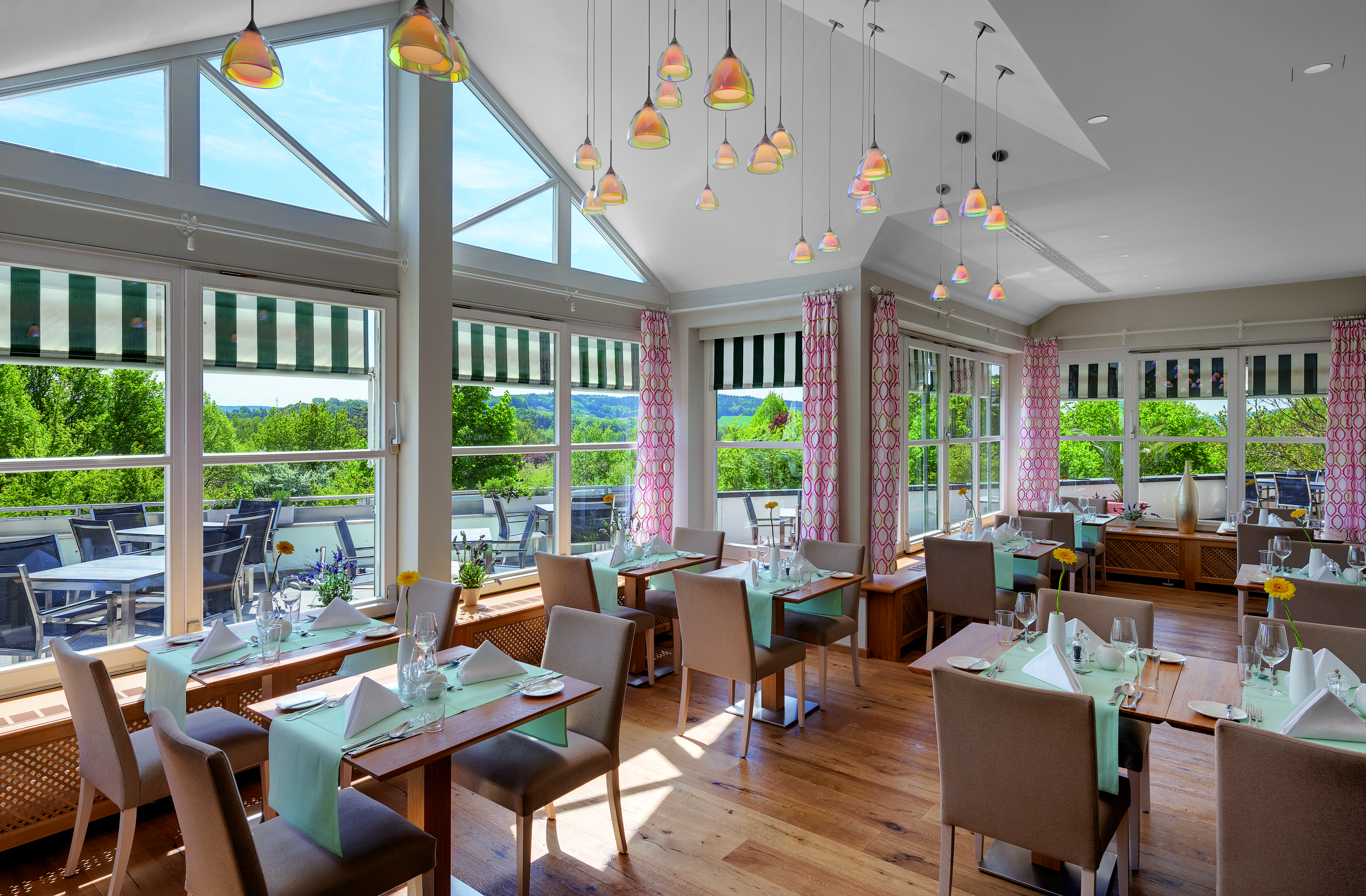 Golfurlaub - Hotel-Schwerpunkt: Golf & Gesundheit - Restaurant - Hotel SONNENGUT Gmbh & Co.KG