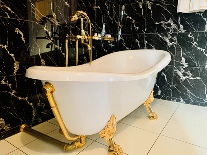 Golfurlaub - Bad und WC getrennt - Suite Albrecht der I - Bernsteinschloss Wendorf
