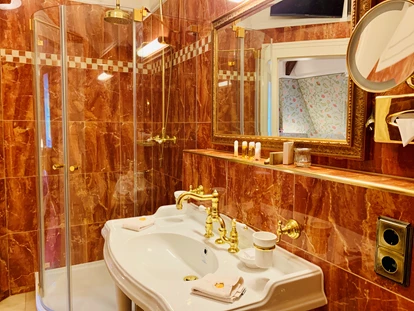 Golfurlaub - Bad und WC getrennt - Suite Friedrich Franz der II - Bernsteinschloss Wendorf