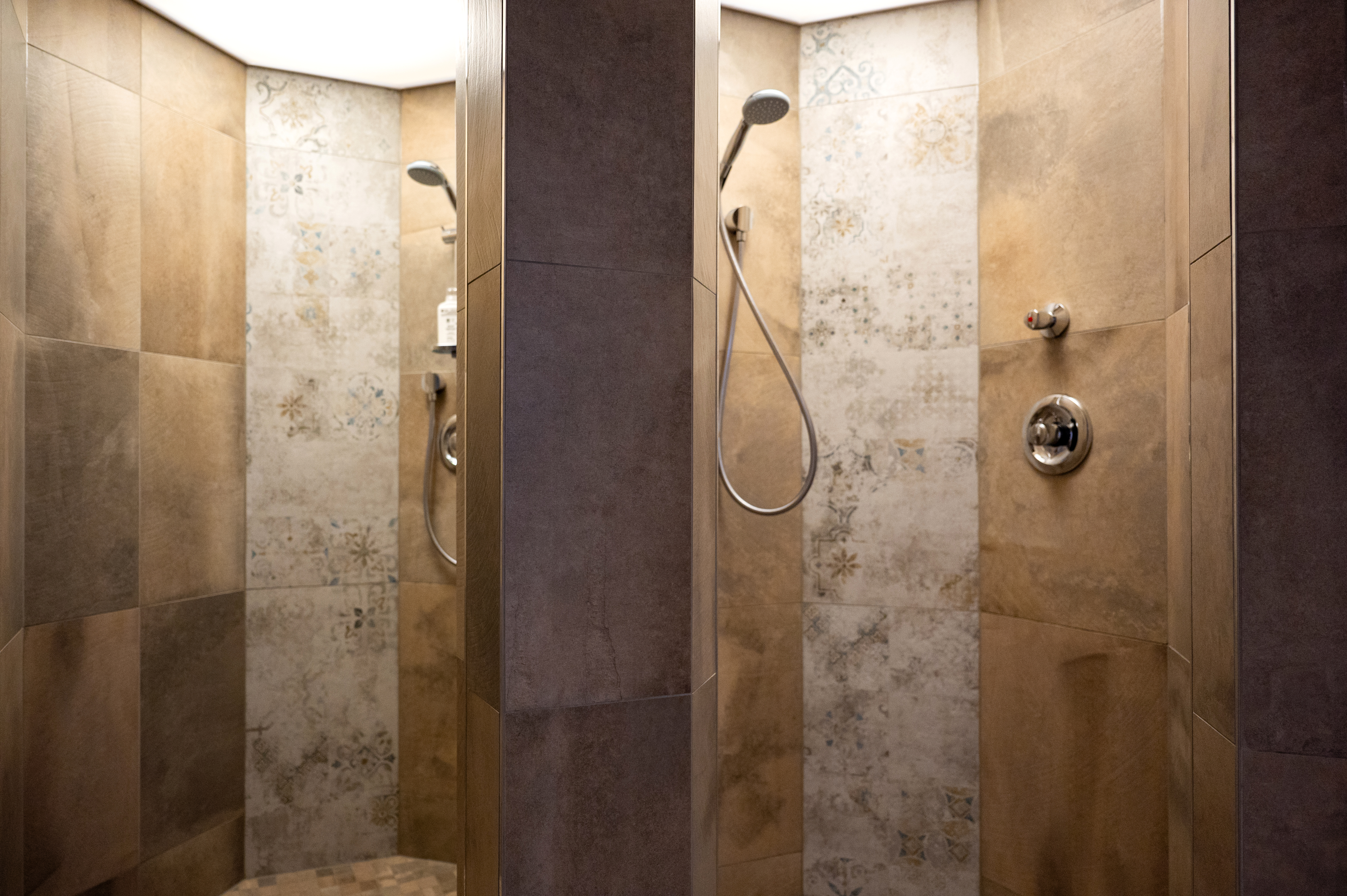 Golfhotel: Duschen im Spa Bereich - Hotel DER HECHL