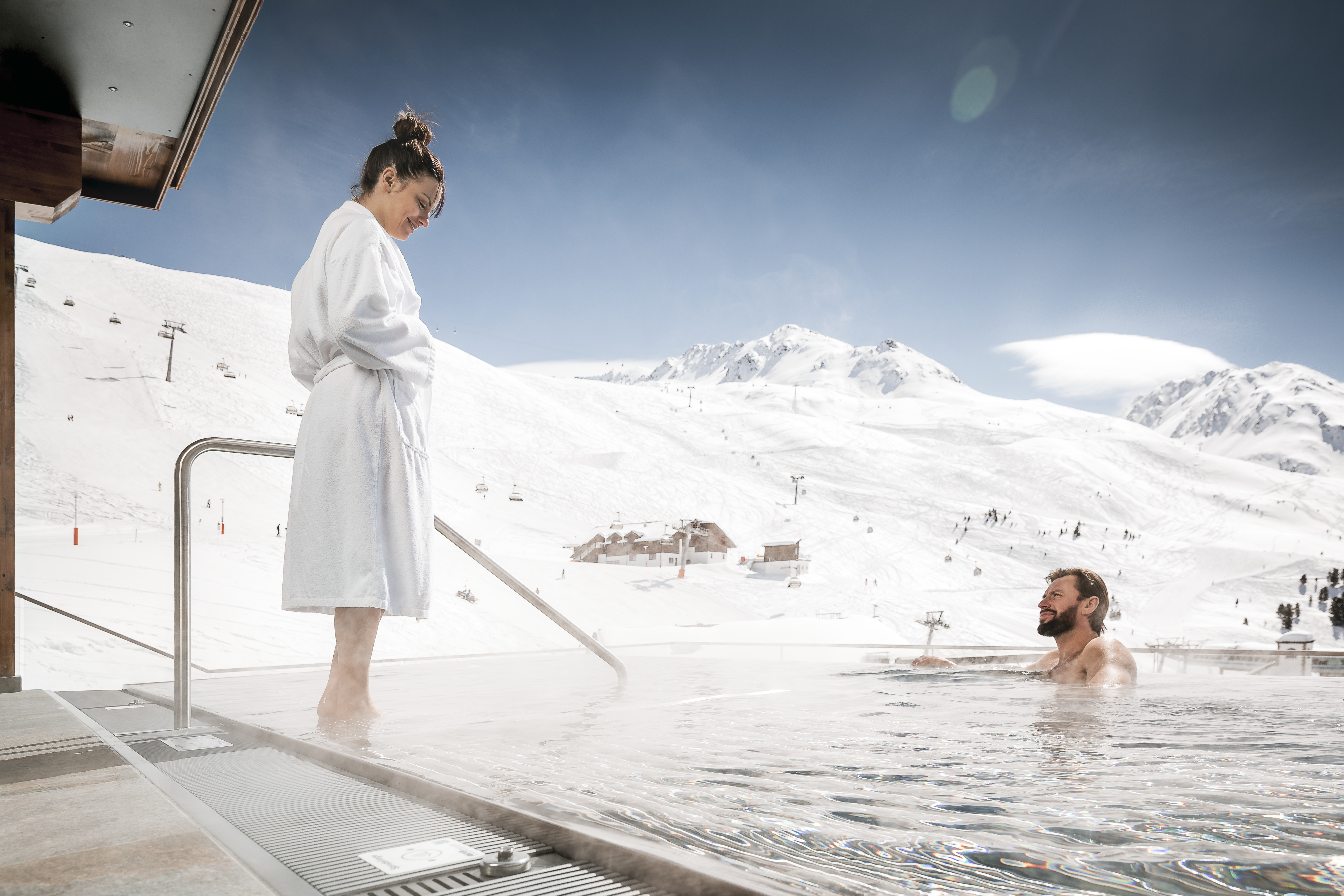 Golfhotel: Außenpool - mit Blick ins Skigebiet - SKI | GOLF | WELLNESS Hotel Riml