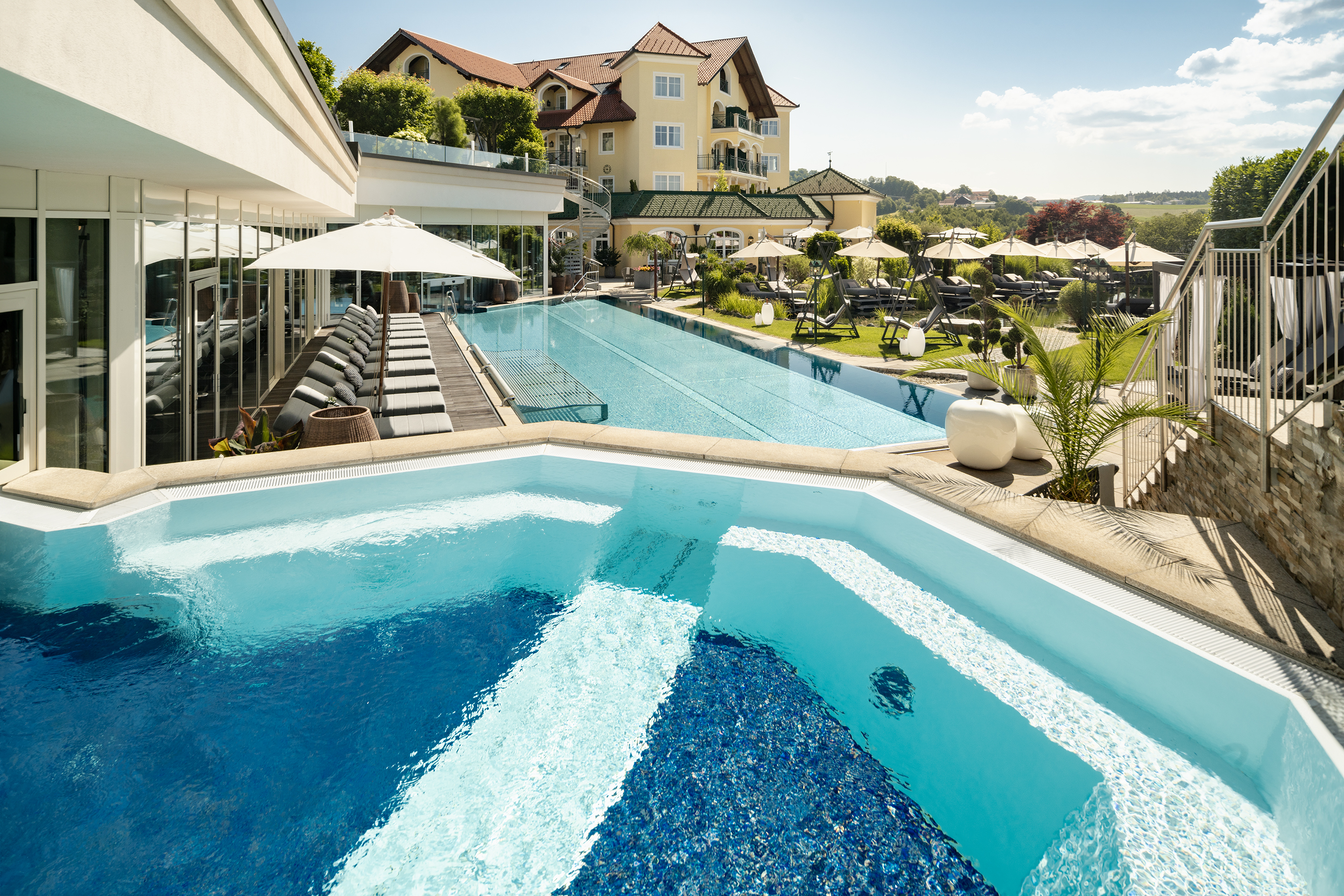 Golfurlaub - PLZ 94518 (Deutschland) - Whirlpool, 35 °C, mit Bodensprudel und Massagedüsen - 5* Wellness- & Sporthotel Jagdhof