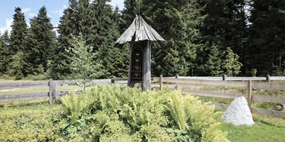 Golfurlaub - Sauna - INNs HOLZ Chaletdorf Kapelle im Sommer - INNs HOLZ Chaletdorf