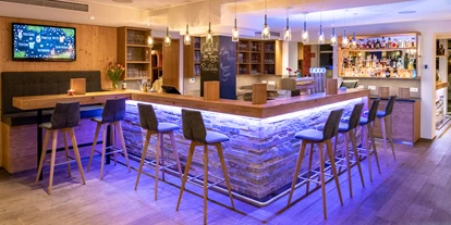 Golfurlaub - Restaurant - Hotelbar - Familien-Sportresort Brennseehof