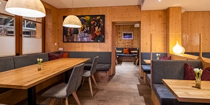 Golfurlaub - Restaurant - Barbereich - Familien-Sportresort Brennseehof