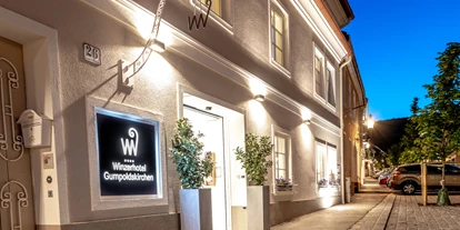 Golfurlaub - Fahrstuhl - Außenansicht des Winzerhotels - Winzerhotel**** Gumpoldskirchen