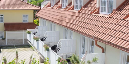 Golfurlaub - Fahrstuhl - Innenhof - Balkon Ansicht - Winzerhotel**** Gumpoldskirchen