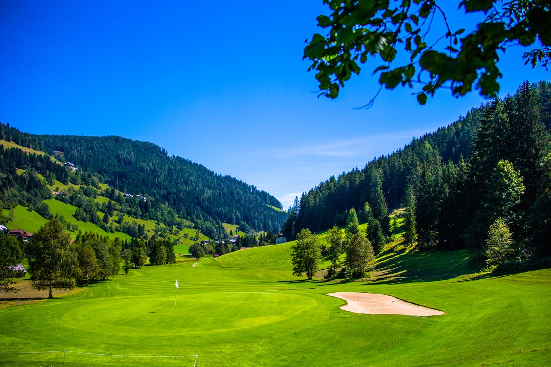 Golfhotel: Golfplatz Bad Kleinkirchheim - Trattlers Hof-Chalets