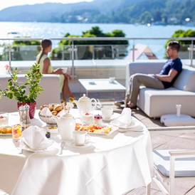 Golfhotel: Frühstück auf der Sundowner Longe  - Werzer's Hotel Resort Pörtschach
