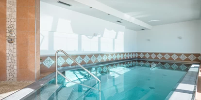 Golfurlaub - Schwangau - Indoorpool mit Whirlfunktion - Vitalhotel Kaiserhof