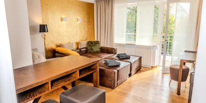 Golfurlaub - Sauna - Die Traumsuite Wohnbereich - Aparthotel Parsberg, GreenDesign, 15 serviced Apartments und Suiten