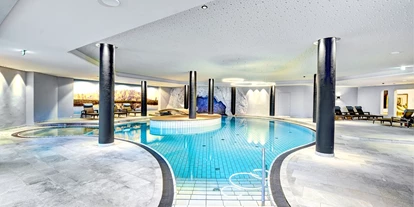 Golfurlaub - Restaurant - Innenpool - Hotel Gut Brandlhof