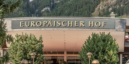 Golfurlaub - Fahrstuhl - Hoteleingang - EUROPÄISCHER HOF Bad Gastein