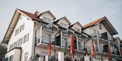 Golfurlaub - Restaurant - Ansicht Gebäude Terrasse - Klostermaier - Hotel & Restaurant