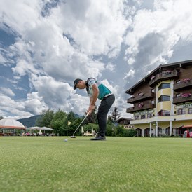 Golfhotel: So nah am Golfgeschehen- direkt am 1. Abschlag - Hotel Zum Jungen Römer
