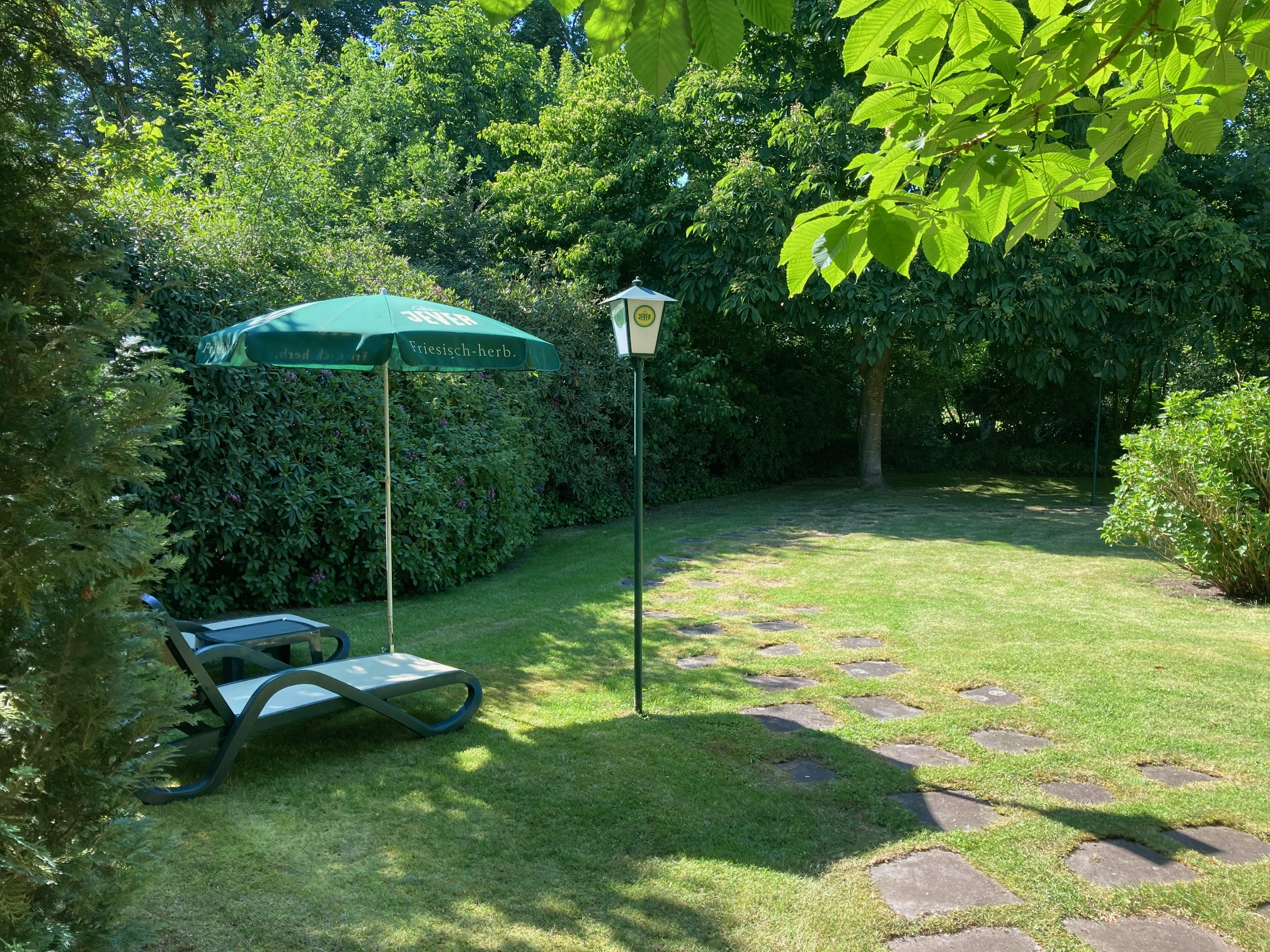 Golfhotel: Unser großer Garten - NordWest-Hotel "Amsterdam"