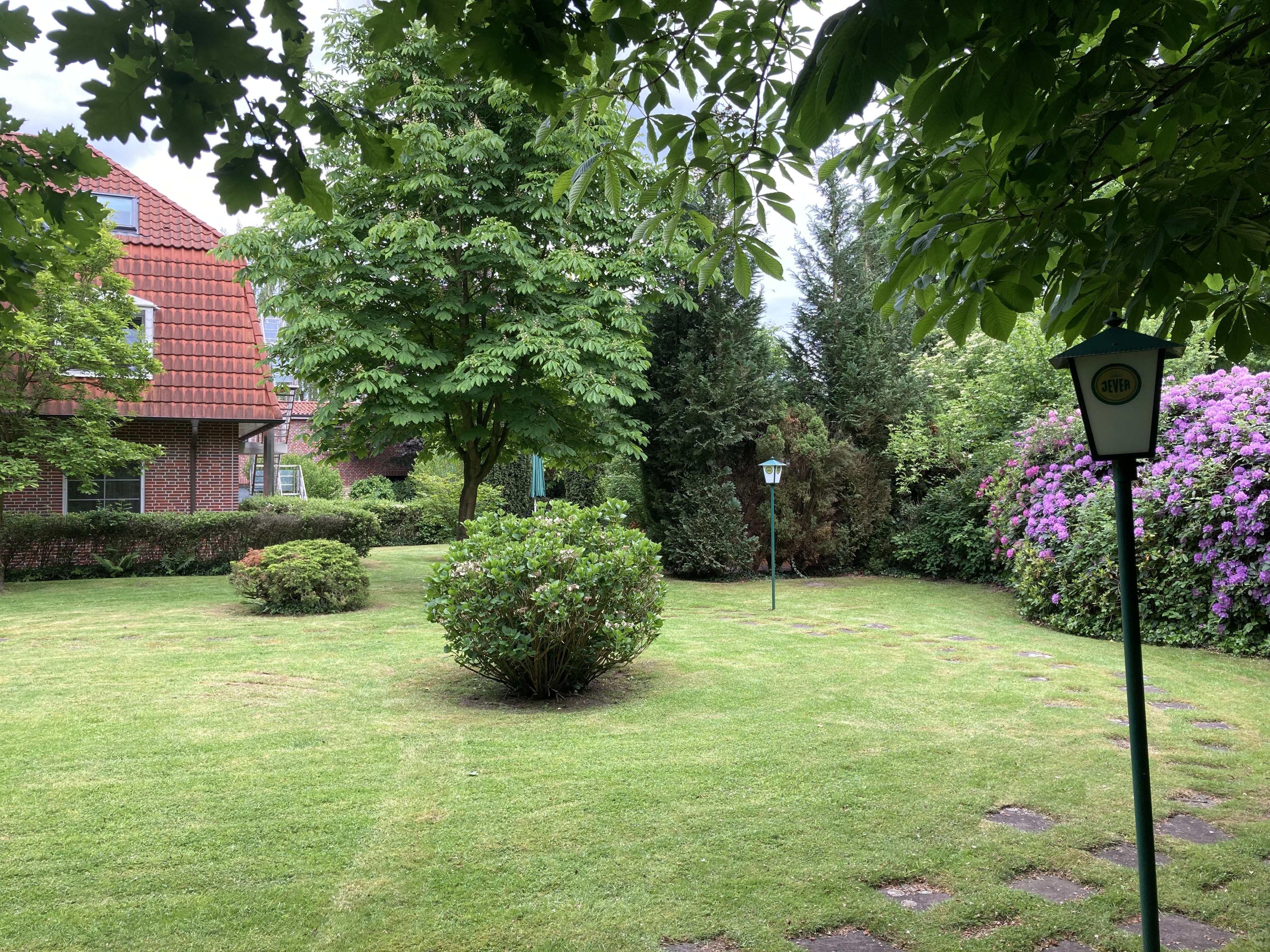 Golfhotel: Unser großer Garten - NordWest-Hotel "Amsterdam"