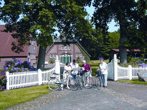 Golfhotel: Erkundung der Landschaft mit Fahrrädern - NordWest-Hotel "Amsterdam"