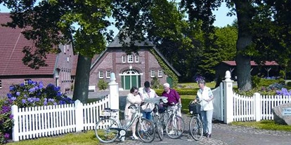 Golfurlaub - Deutschland - Erkundung der Landschaft mit Fahrrädern - NordWest-Hotel "Amsterdam"