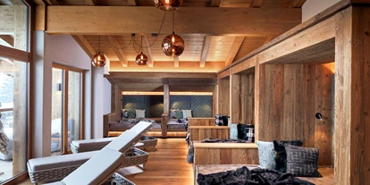 Golfurlaub - Fahrstuhl - RUHERÄUME
Schaue weit in die Tiroler Bergwelt und nimm die feinen Details in den Schlafkojen aus Altholz wahr, während die absolute Ruhe in dir einkehrt. - Hotel Wöscherhof