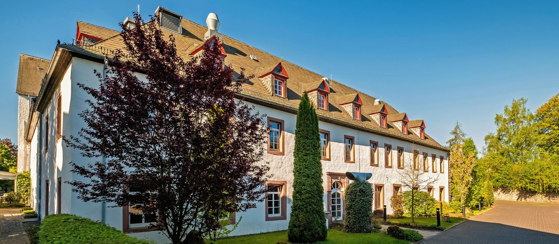 Golfurlaub - Fahrstuhl - Eifel - Außenansicht - Augustiner Hotel****