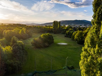 Tennis Golf Hotel Höllrigl Golfeinrichtungen im Detail Golfen bei Wien 