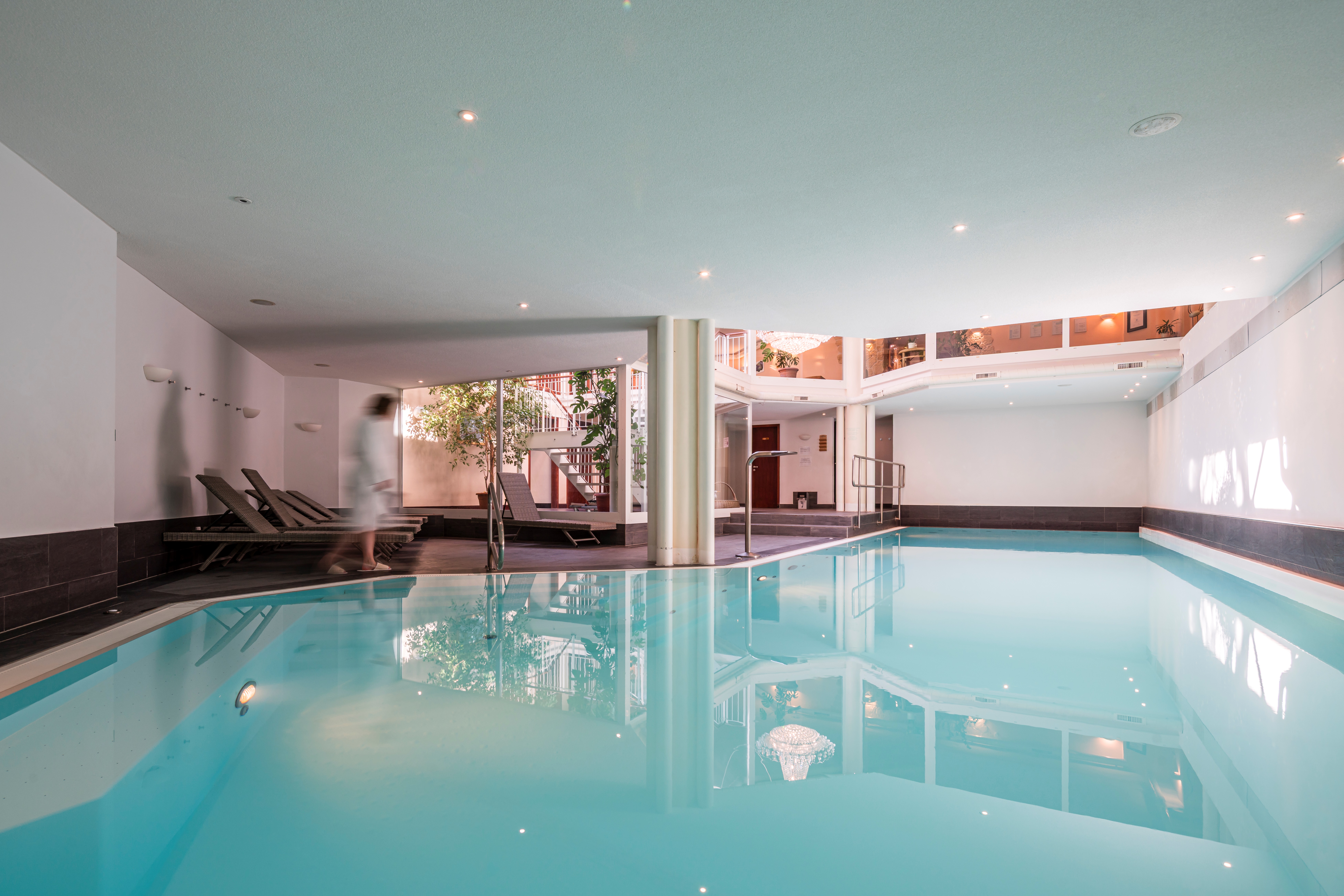 Golfhotel: Swimmingpool - GOLFHOTEL Les Hauts de Gstaad & SPA