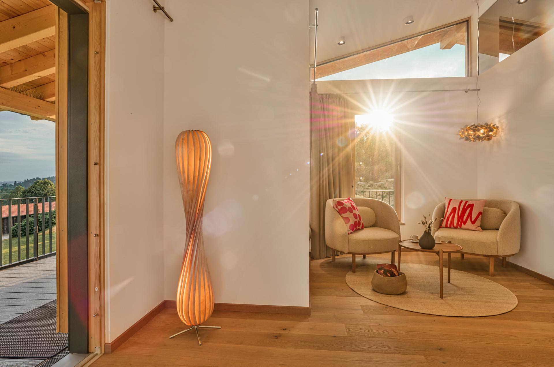 Golfhotel: Wohn Lounge mit Panoramablick und eigenem Whirlpool - ANETSEDER - Landhotel, Lofts & Golf