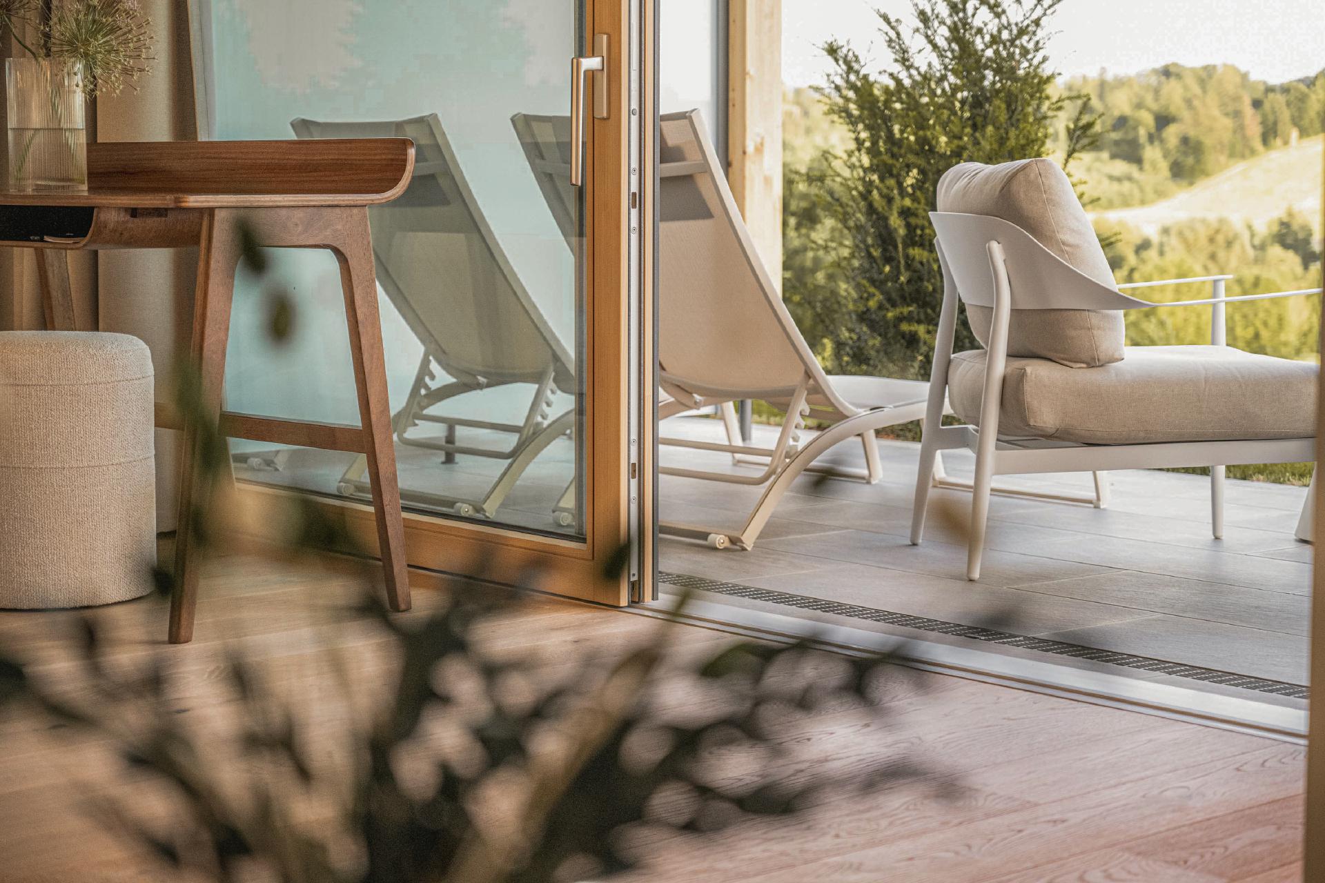 Golfhotel: Terrasse Spa Loft direkt am Golfplatz mit Panoramablick - ANETSEDER - Landhotel, Lofts & Golf