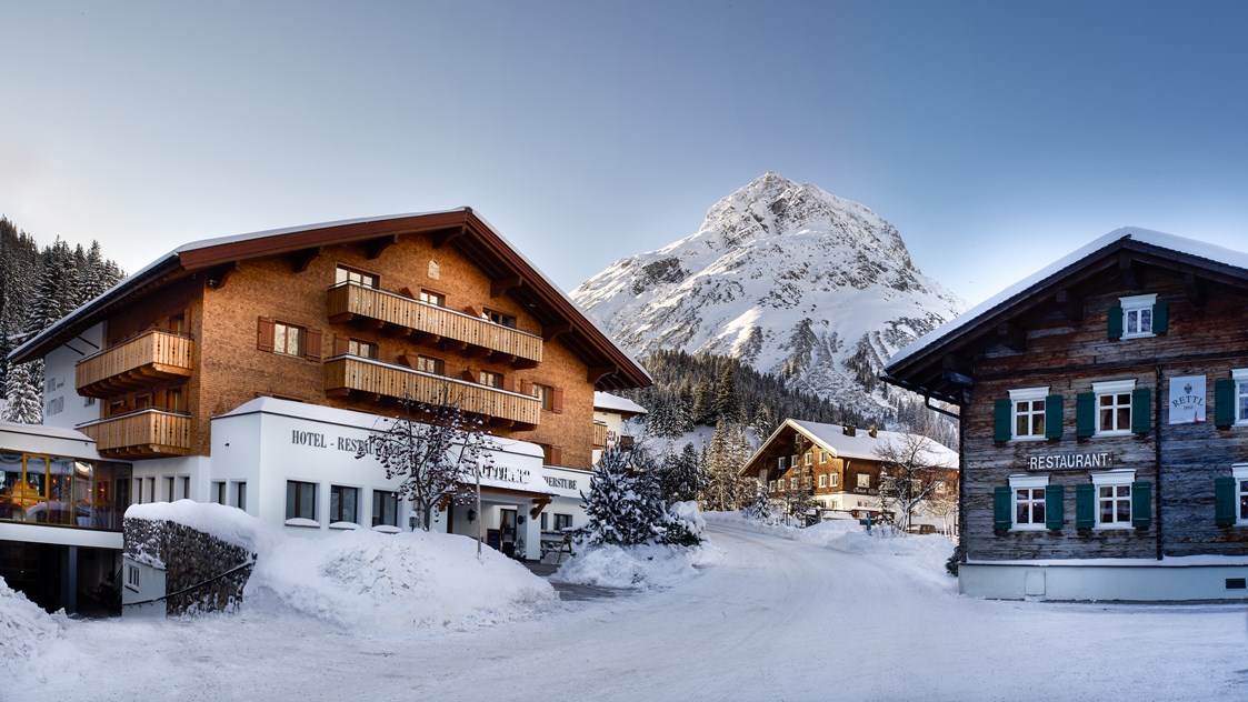 Golfhotel: Winterfassade - Hotel Gotthard
